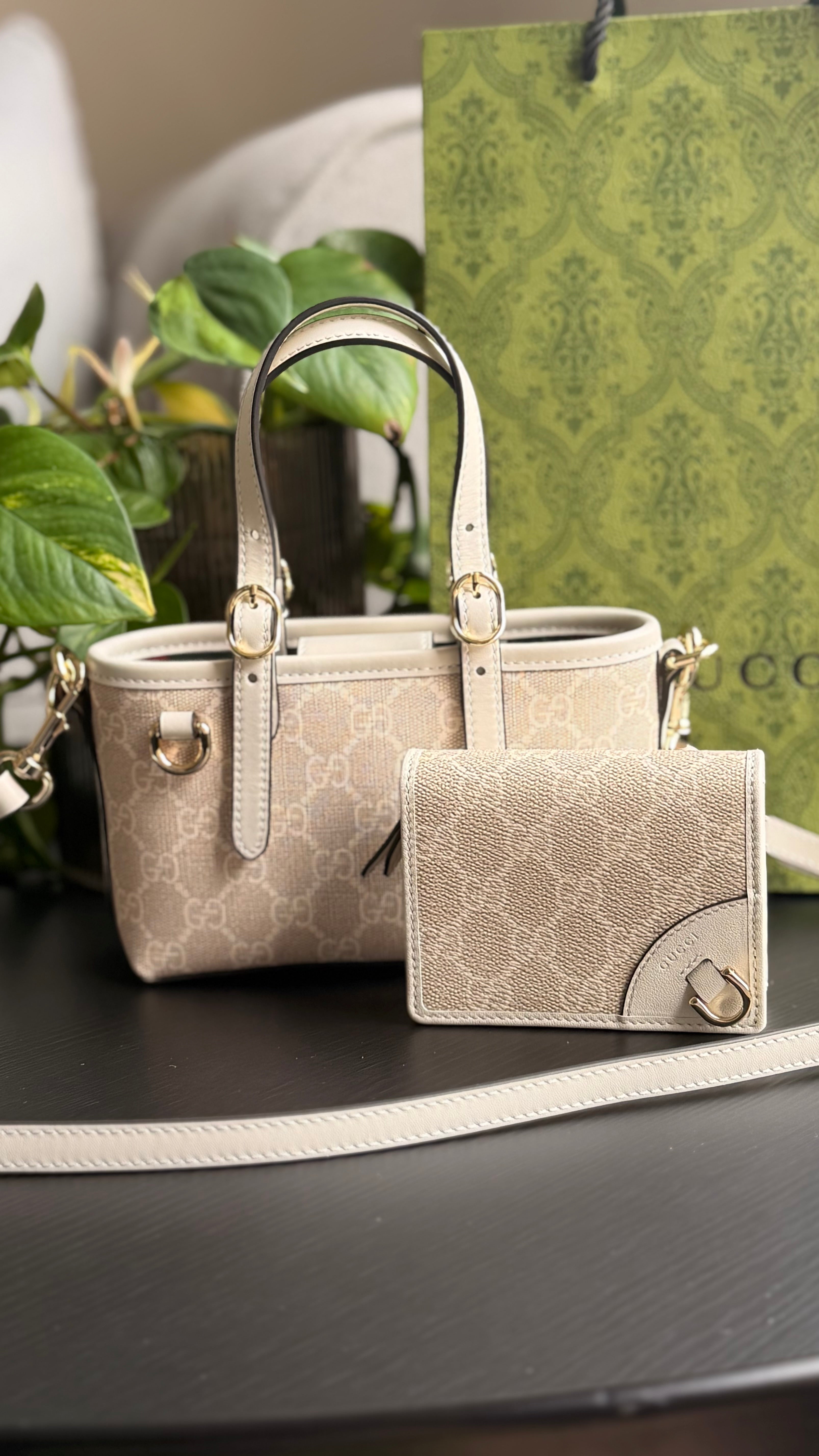 Gú-shay Collection